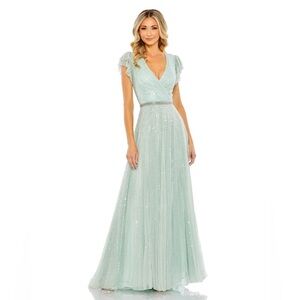 Mac Duggal 5502 NWOT SEQUINED WRAP OVER RUFFLED CAP SLEEVE GOWN
